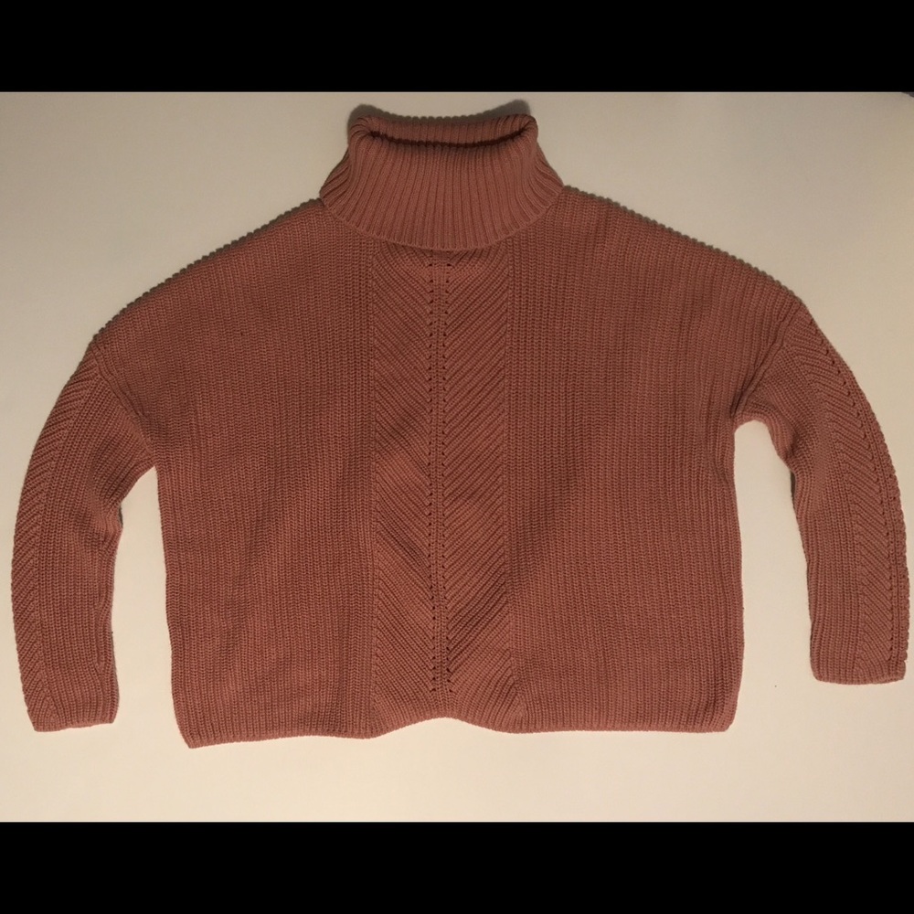 Boxy rose colored knit sweater, size Medium.